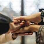Scopri di più sull'articolo La cura: un percorso che parte dall’accoglienza e dalla condivisione dei saperi