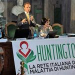 Scopri di più sull'articolo L’Italia è coinvolta nella sperimentazione mondiale del silenziamento genico per l'Huntington